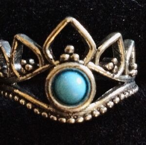 Vintage Gold Crown Ring with Blue Stone, Size 4